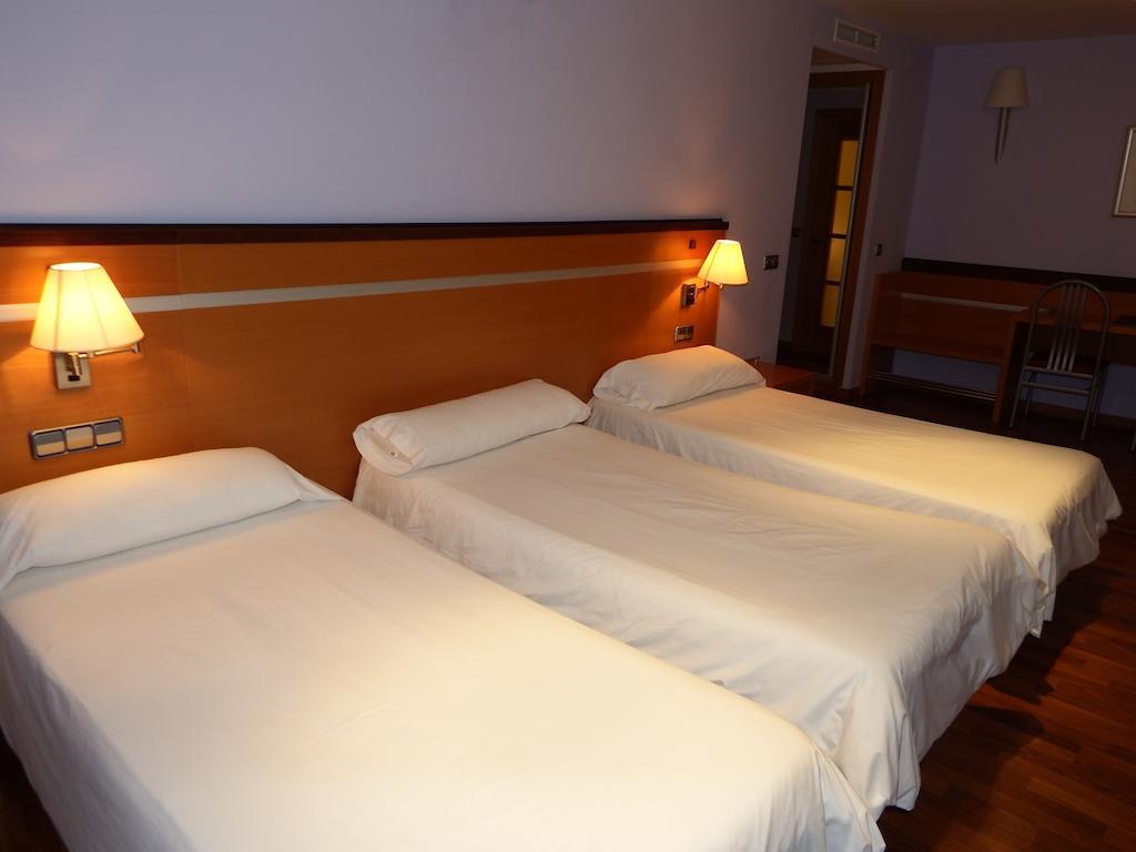 Hotel Isur Льерена Экстерьер фото