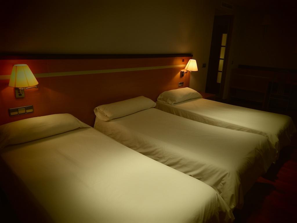 Hotel Isur Льерена Экстерьер фото