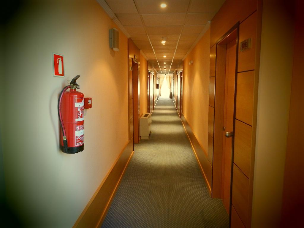 Hotel Isur Льерена Экстерьер фото